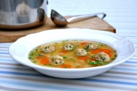 Krůtí vývar s drožďovými knedlíčky